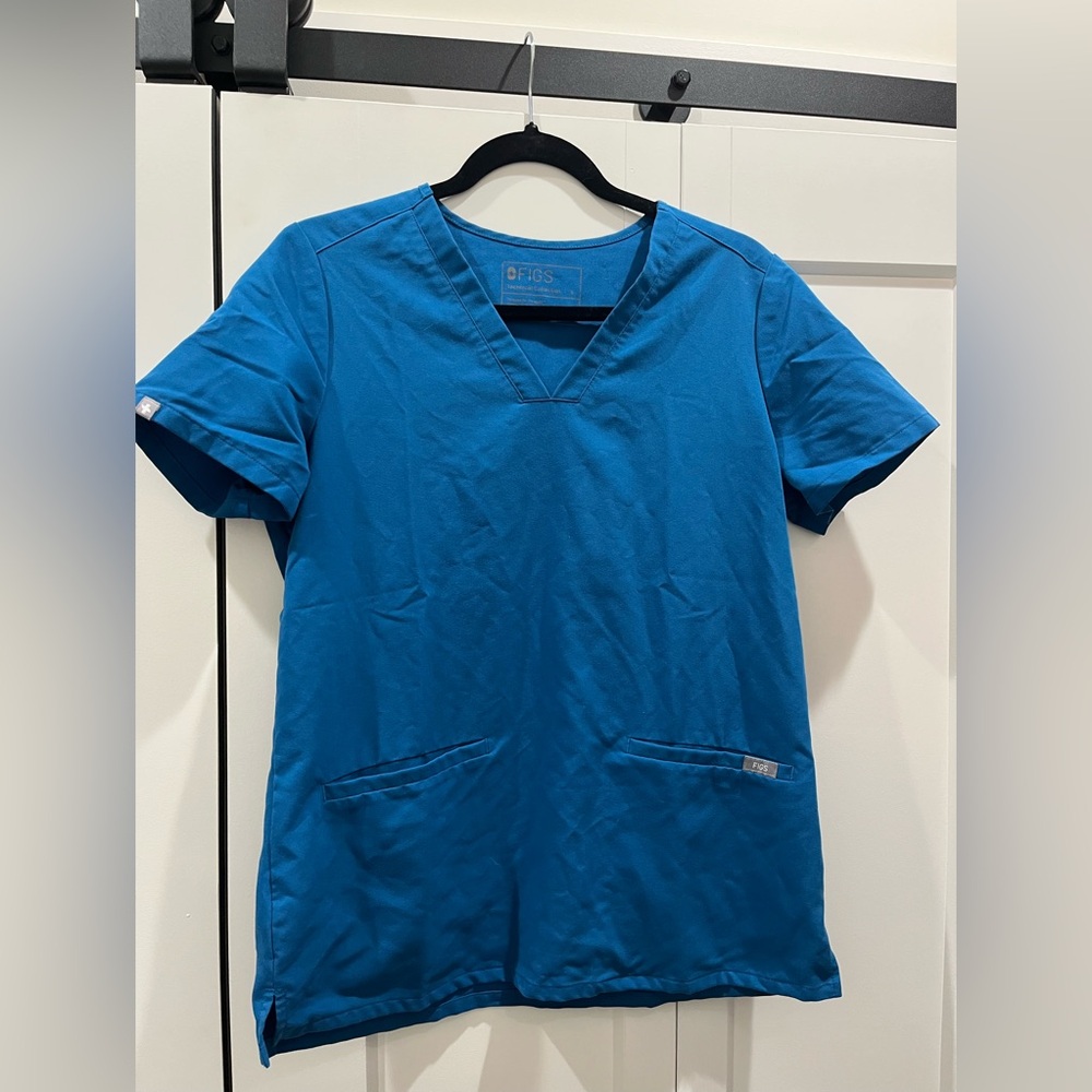 🏞️Figs Alps Blue Casma Top S🏞️